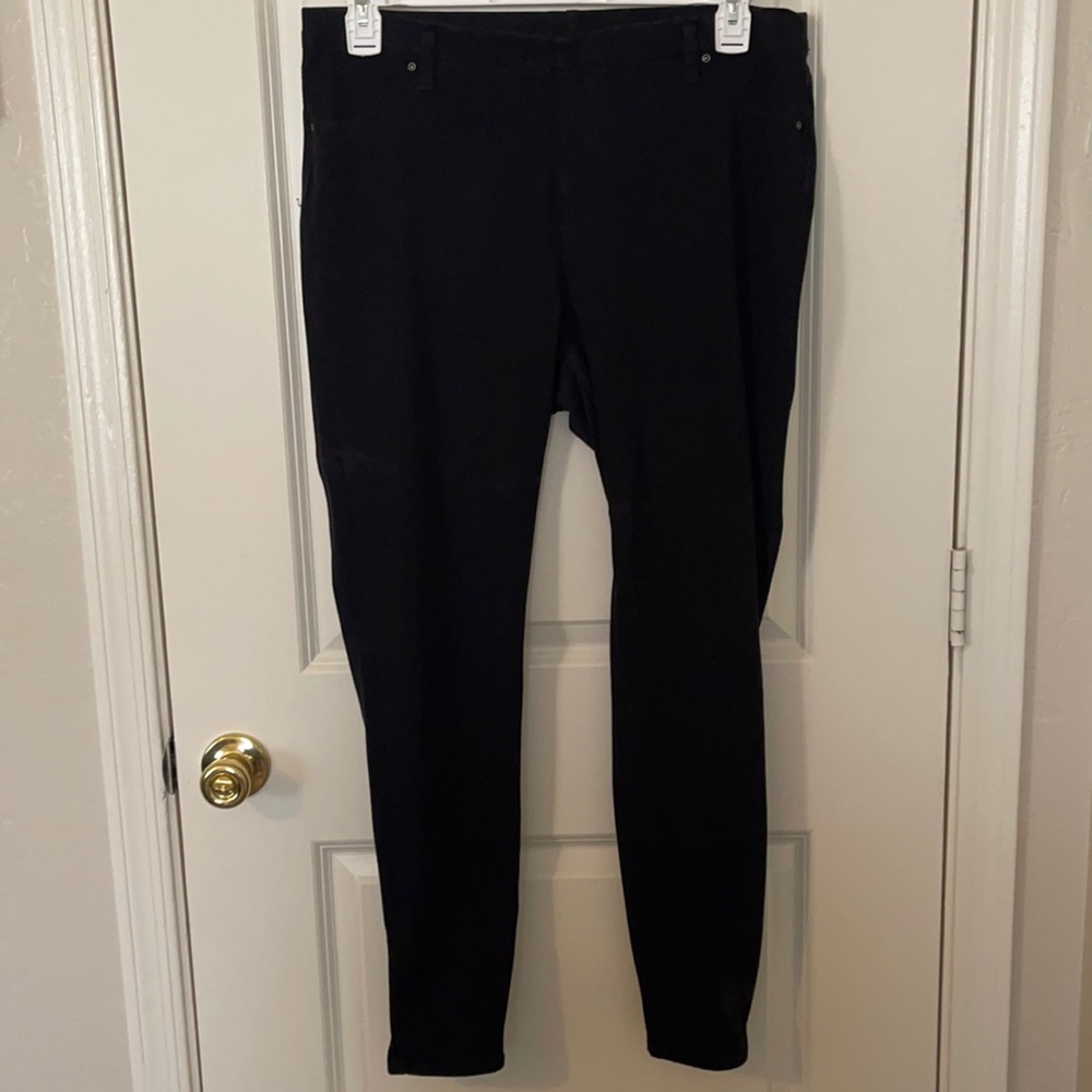 Basic black jeggings